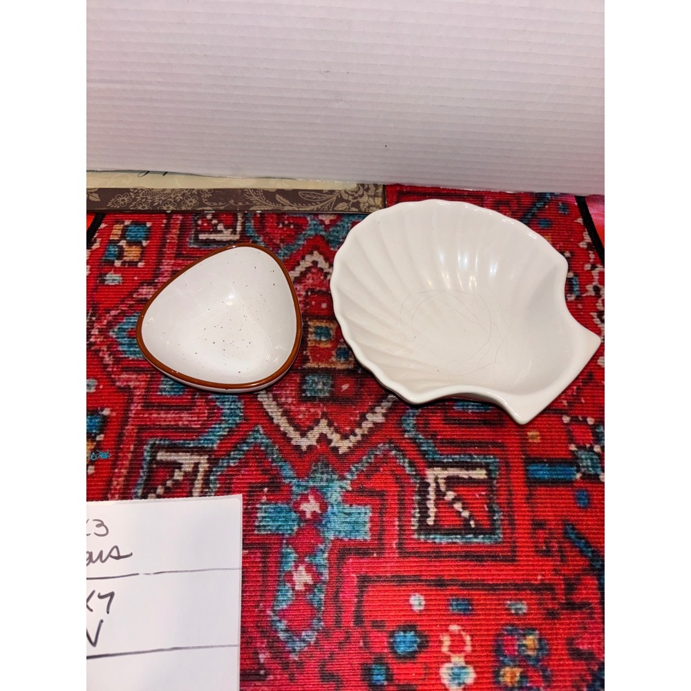 WCL Scalloped Shell Bowl and Market Square Speckled Triangle Dipping Dish Set
